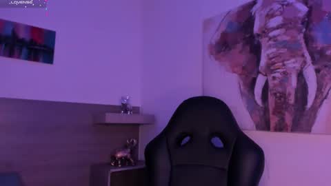 Snapshot of nyxshadow__ chatting on February 17, 7:47 am Nyx Shadow online show from February 17, 7:47 am
