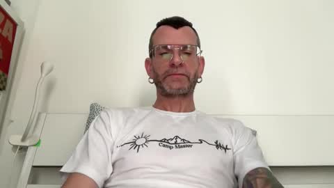 Jonathan Deep online show from March 18, 11:27 am