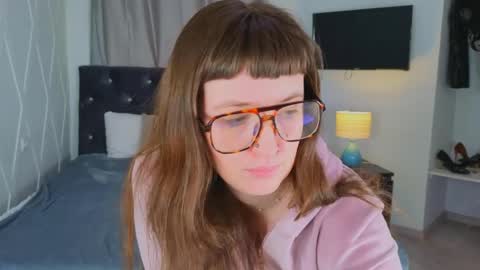 hey hey i am Lora and im new here hope to have some good time here 3 online show from April 7, 12:40 pm