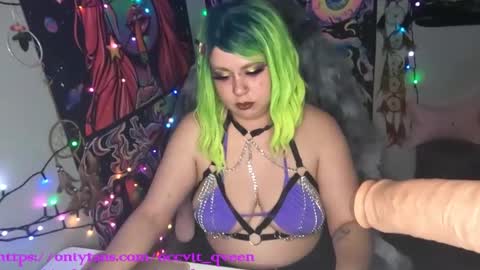 Snapshot of occvlt_qveen chatting on March 1, 12:28 am occvlt qveen online show from March 1, 12:28 am