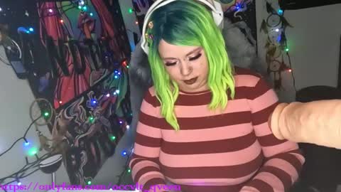 Snapshot of occvlt_qveen chatting on January 11, 12:22 am occvlt qveen online show from January 11, 12:22 am
