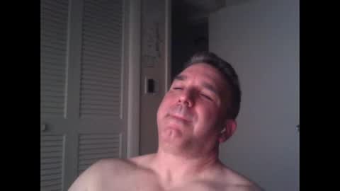 Snapshot of oceanmanx chatting on December 6, 5:14 am Ocean online show from December 6, 5:14 am