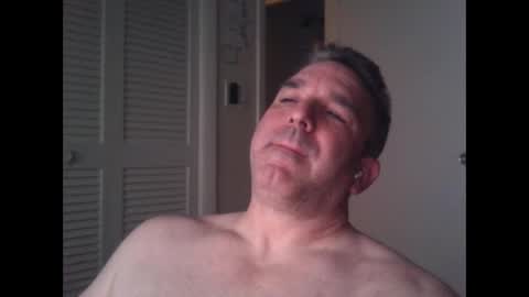 Snapshot of oceanmanx chatting on December 7, 3:42 am Ocean online show from December 7, 3:42 am