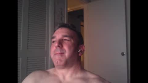 Snapshot of oceanmanx chatting on December 3, 1:25 am Ocean online show from December 3, 1:25 am