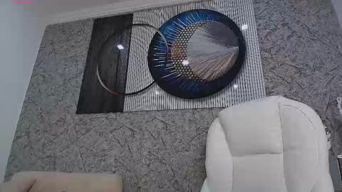 independent model online show from February 24, 5:16 pm