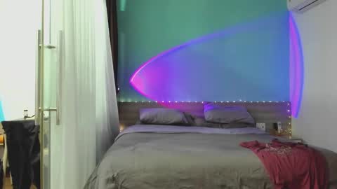 Evie online show from January 21, 2:15 pm