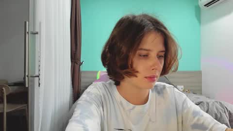 Evie online show from December 11, 6:36 am