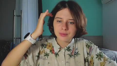 Evie online show from December 16, 3:40 am