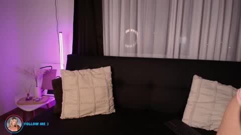 Sara Emeralda    -    online show from March 15, 3:33 am