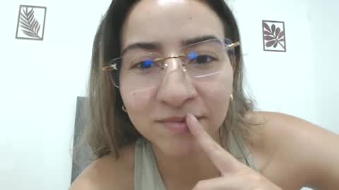 Val online show from November 21, 9:02 pm