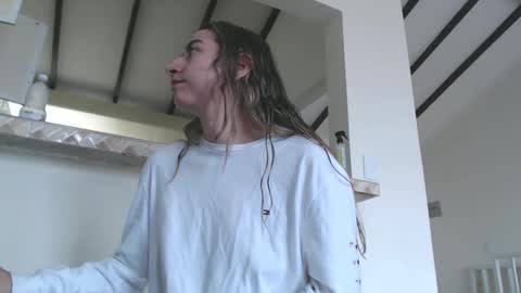 Val online show from March 5, 4:02 pm