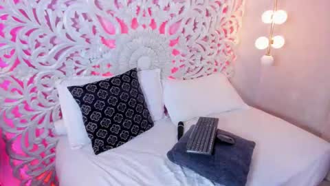 Ana  online show from October 24, 12:39 pm