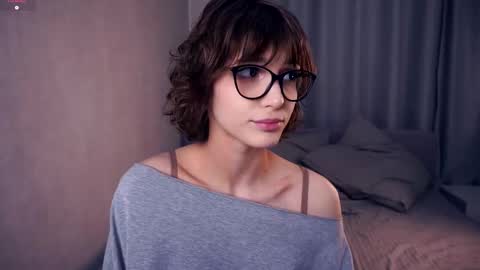 Thea online show from November 13, 8:11 pm