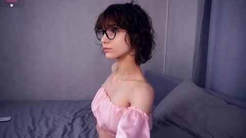 Thea online show from September 11, 6:09 pm