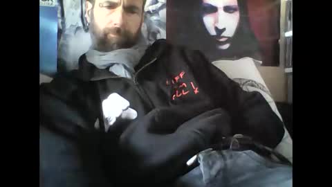 Snapshot of oedipe666 chatting on January 3, 9:36 am oedipe666cam online show from January 3, 9:36 am