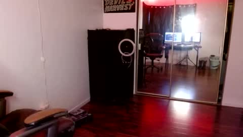 Money online show from February 10, 3:59 pm