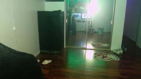 Money online show from December 9, 12:30 pm