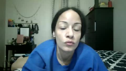 Lit en Cama online show from December 28, 10:13 pm