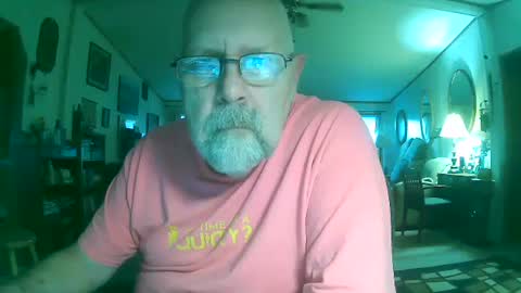 Snapshot of ogusmaximus chatting on October 12, 10:55 pm ogusmaximus online show from October 12, 10:55 pm