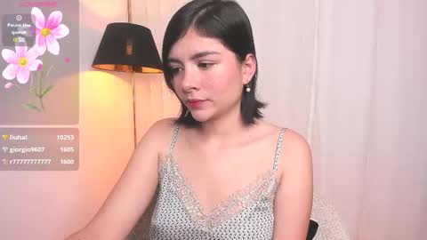  Holly  online show from March 3, 1:10 am