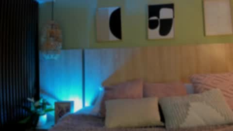 Holly online show from April 4, 11:17 am