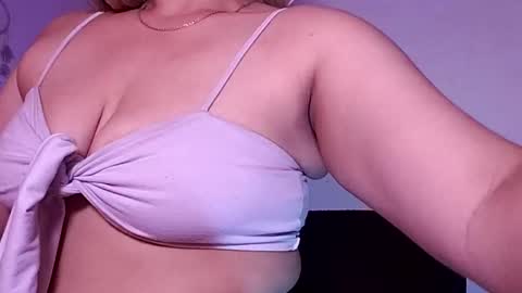 Snapshot of oh_xxxlt4 chatting on January 25, 2:25 pm Oh xxxLt4 online show from January 25, 2:25 pm