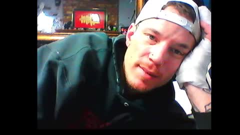 Snapshot of oh_you_know69 chatting on December 6, 4:44 pm who dares toss me some tips lets have fun online show from December 6, 4:44 pm