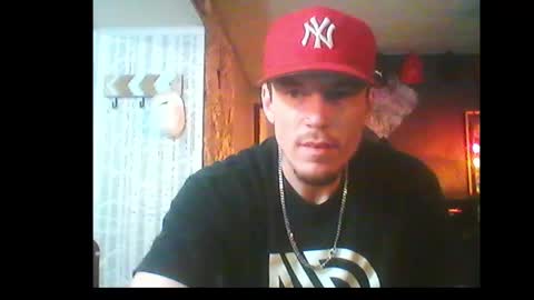 Snapshot of oh_you_know69 chatting on January 1, 8:35 am who dares toss me some tips lets have fun online show from January 1, 8:35 am