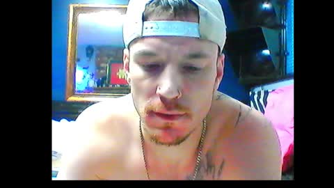 Snapshot of oh_you_know69 chatting on December 9, 6:46 pm who dares toss me some tips lets have fun online show from December 9, 6:46 pm