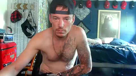Snapshot of oh_you_know69 chatting on September 12, 5:04 pm who dares toss me some tips lets have fun online show from September 12, 5:04 pm