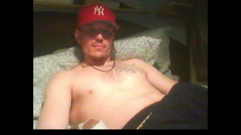 Snapshot of oh_you_know69 chatting on February 21, 5:02 am who dares toss me some tips lets have fun online show from February 21, 5:02 am