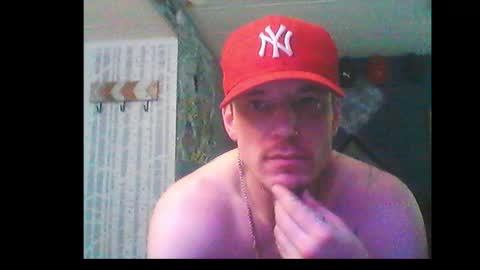 Snapshot of oh_you_know69 chatting on December 28, 7:54 pm who dares toss me some tips lets have fun online show from December 28, 7:54 pm