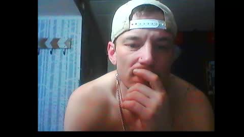 Snapshot of oh_you_know69 chatting on December 24, 3:58 pm who dares toss me some tips lets have fun online show from December 24, 3:58 pm