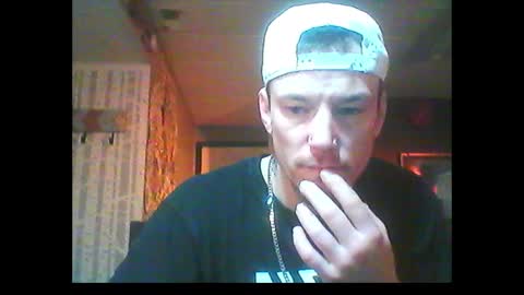 Snapshot of oh_you_know69 chatting on January 2, 9:18 pm who dares toss me some tips lets have fun online show from January 2, 9:18 pm