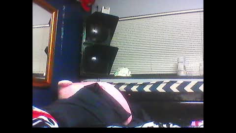Snapshot of oh_you_know69 chatting on February 18, 4:37 am who dares toss me some tips lets have fun online show from February 18, 4:37 am