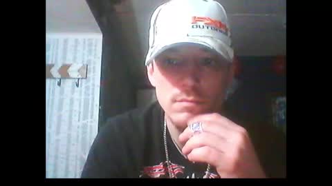 Snapshot of oh_you_know69 chatting on January 13, 9:08 am who dares toss me some tips lets have fun online show from January 13, 9:08 am