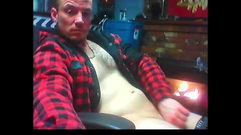Snapshot of oh_you_know69 chatting on February 18, 3:10 pm who dares toss me some tips lets have fun online show from February 18, 3:10 pm