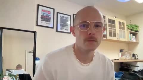 ohhhhhsurrender online show from April 29, 5:40 pm