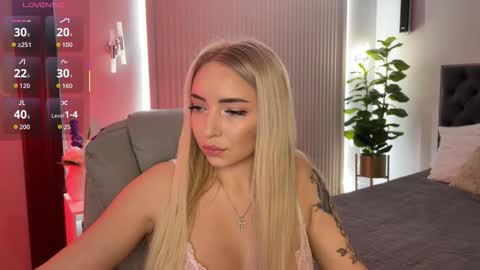 Emma online show from November 18, 2:03 am