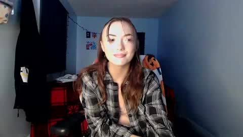 Snapshot of okalley19 chatting on September 17, 12:36 am Alley asian bratty online show from September 17, 12:36 am