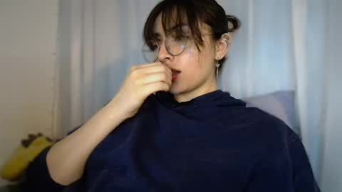 Snapshot of okanne chatting on February 12, 1:41 am Skylar online show from February 12, 1:41 am