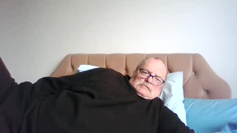 old_fkr online show from March 5, 10:44 am