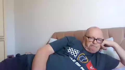 Snapshot of old_fkrr_ chatting on September 22, 9:13 am old_fkrr_ online show from September 22, 9:13 am