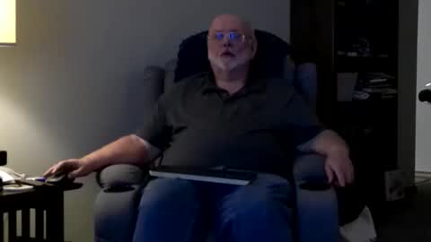 old_guy111 online show from May 25, 2:28 am