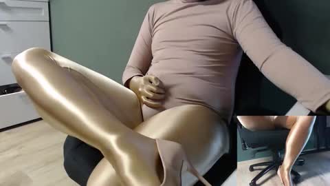 Pantyhose-feet-lover online show from October 12, 5:33 am