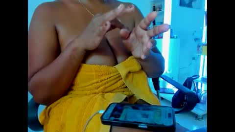 olivahot30 online show from February 5, 8:14 pm