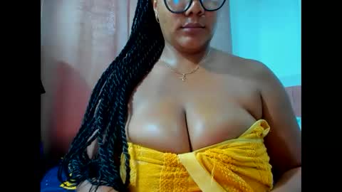 olivahot30 online show from February 15, 9:59 pm