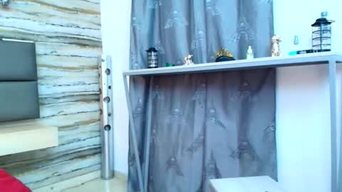 Oliver  online show from November 7, 9:39 pm