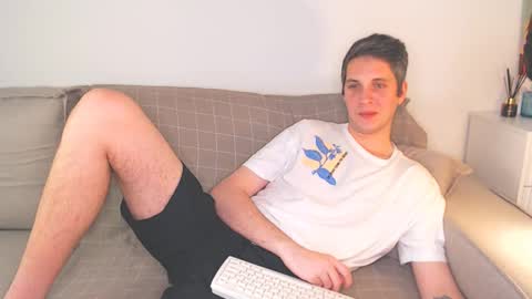 Oliver online show from December 3, 6:44 pm