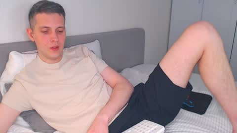 Oliver online show from April 8, 2:31 pm